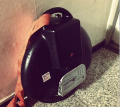 Per esempio, quando bisogno di andare al centro commerciale, si può andare attraverso l'impostazione di barriera per trattenere entrata del veicolo.